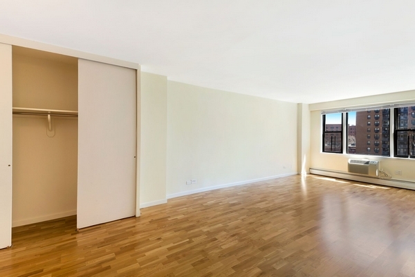 Apartment 57th Avenue  Queens, NY 11368, MLS-RD3185-7