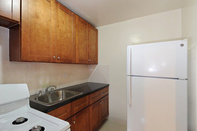 Apartment 77th Avenue  Queens, NY 11364, MLS-RD3217-4