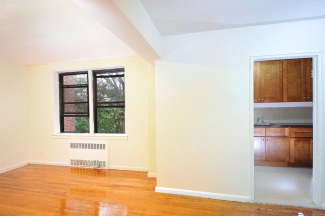 Apartment 77th Avenue  Queens, NY 11364, MLS-RD3217-6