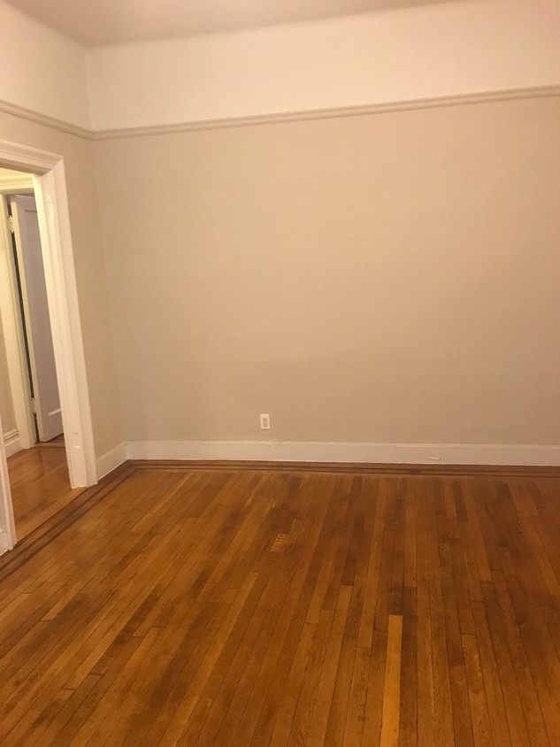 Apartment 147th Street  Queens, NY 11354, MLS-RD3252-4