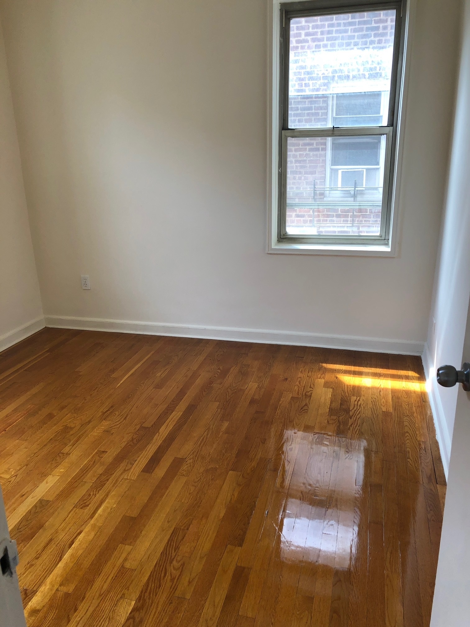 Apartment Saunders Street  Queens, NY 11374, MLS-RD3270-2