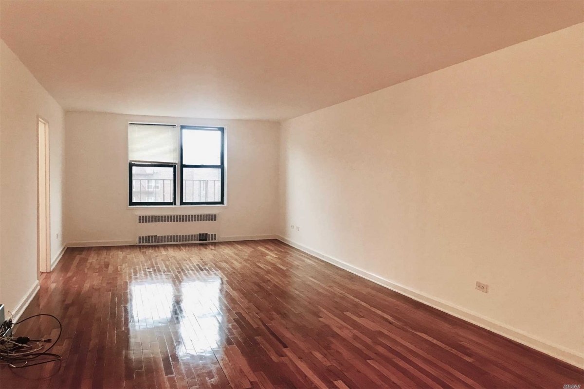 Apartment Dartmouth Street  Queens, NY 11375, MLS-RD3285-18