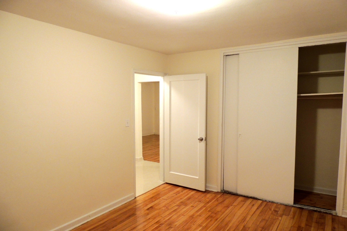 Apartment 69th Avenue  Queens, NY 11366, MLS-RD3361-9