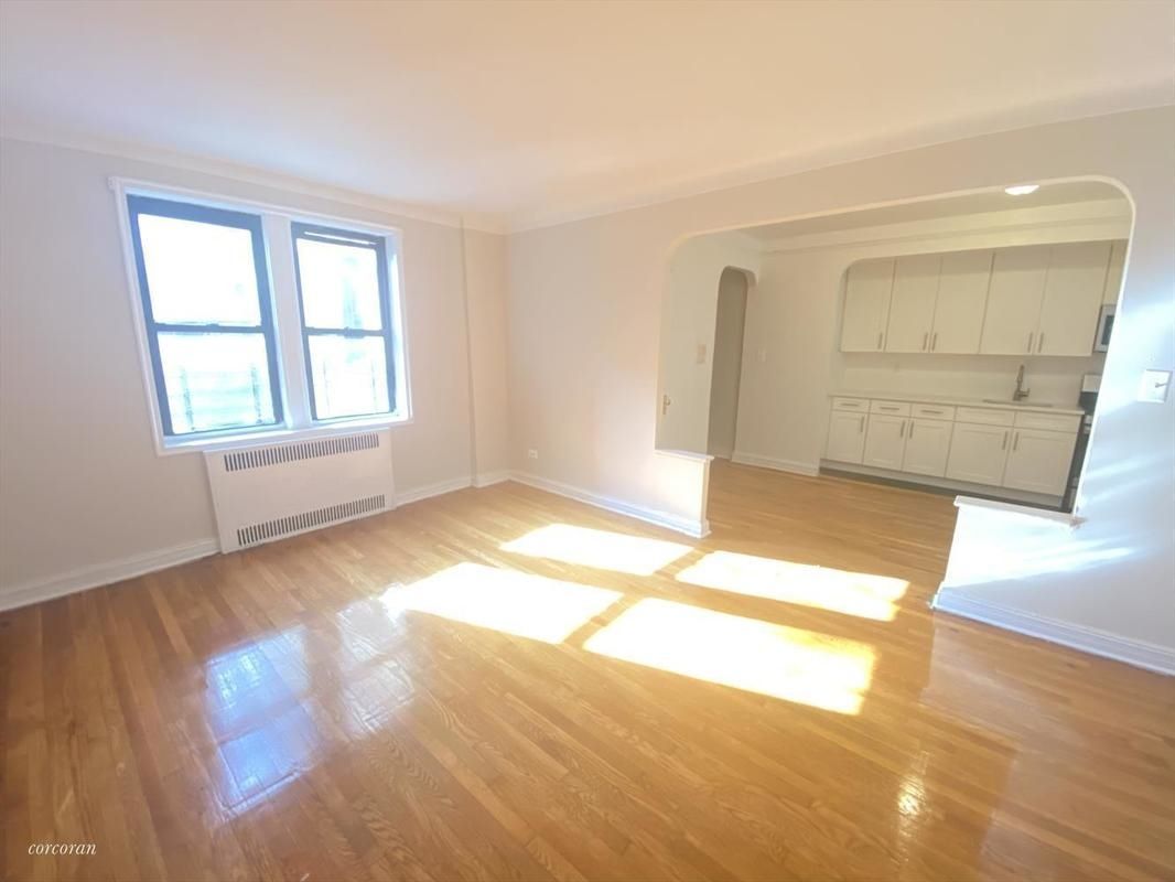 Apartment Elmhurst Avenue  Queens, NY 11373, MLS-RD3555-2