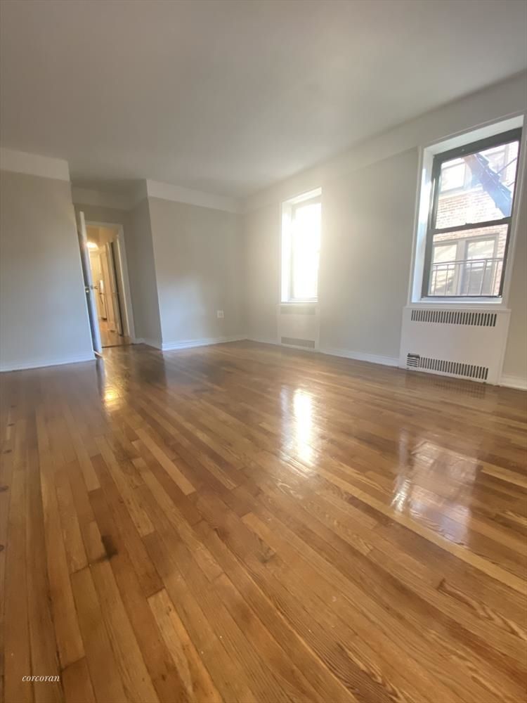 Apartment Elmhurst Avenue  Queens, NY 11373, MLS-RD3555-3