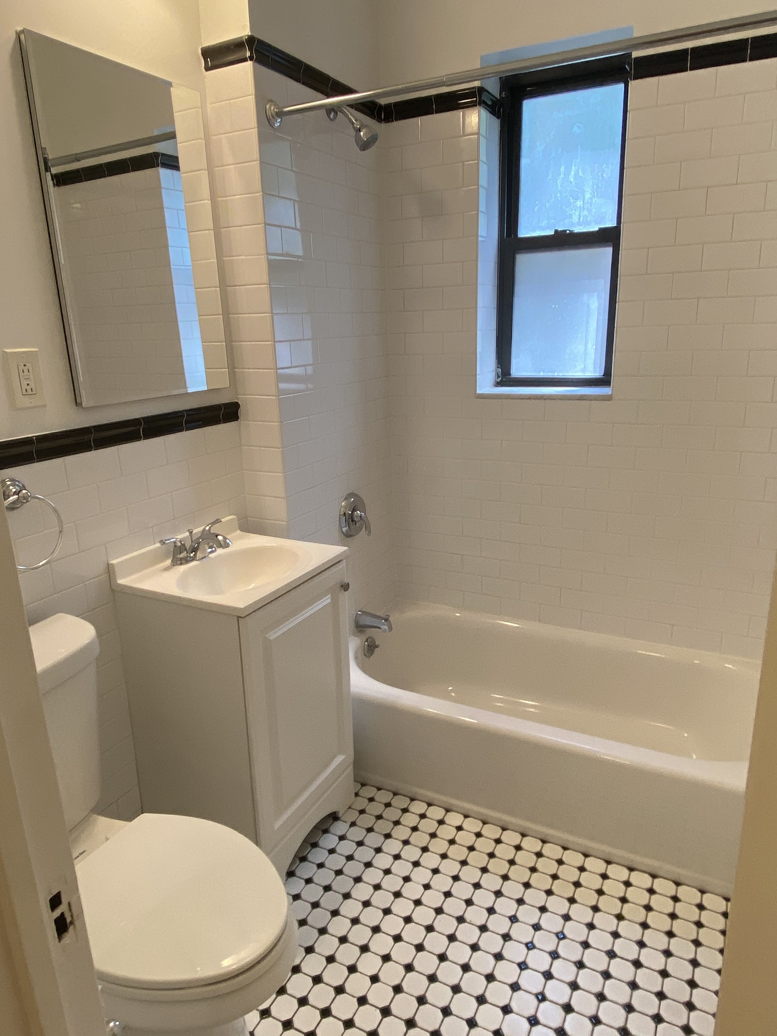 Apartment Highland Avenue  Queens, NY 11432, MLS-RD3807-6