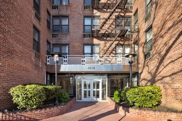 Apartment Colden Street  Queens, NY 11355, MLS-RD3888-10