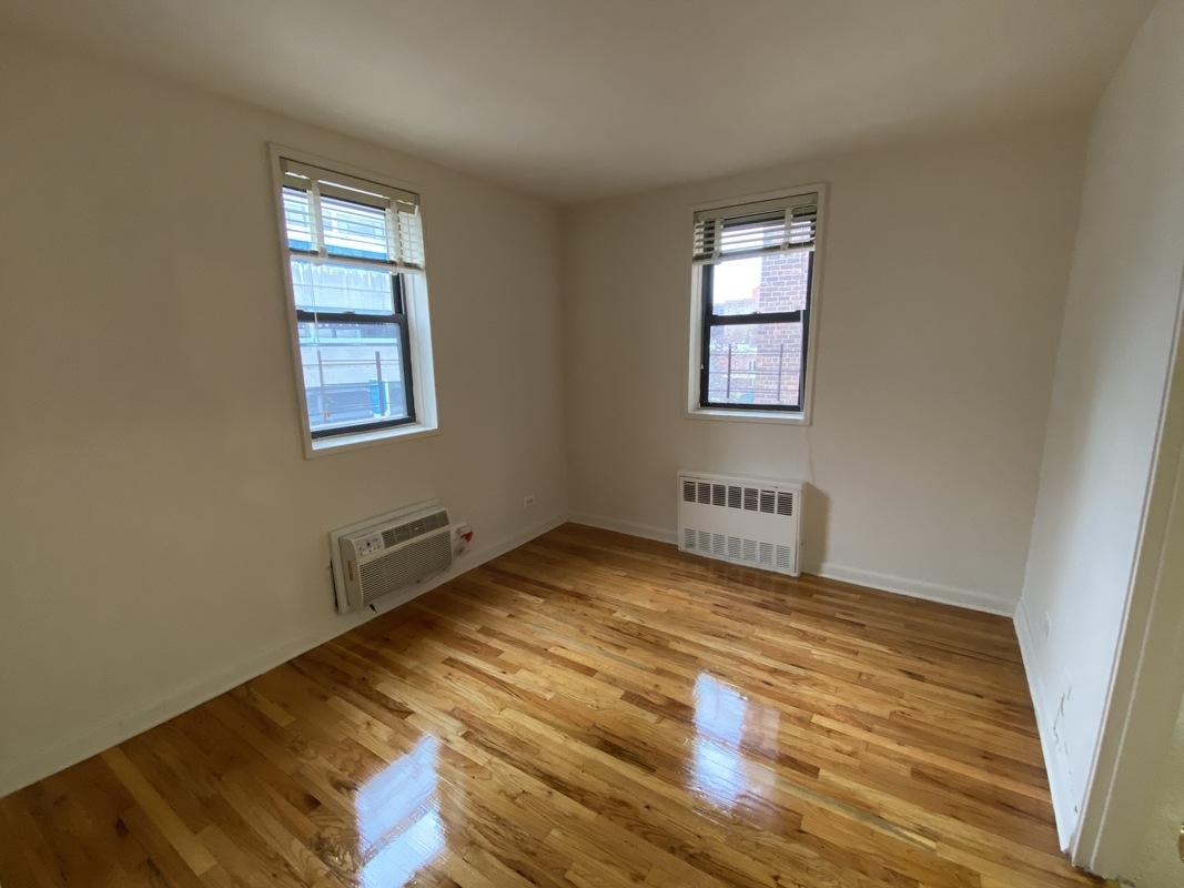 Apartment 103rd Street  Queens, NY 11375, MLS-RD3950-6