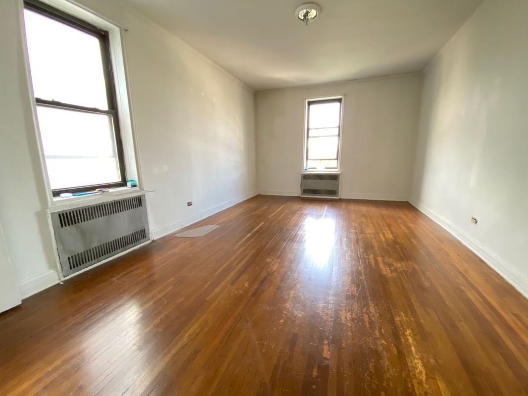 Apartment in Astoria - 30th Road  Queens, NY 11102