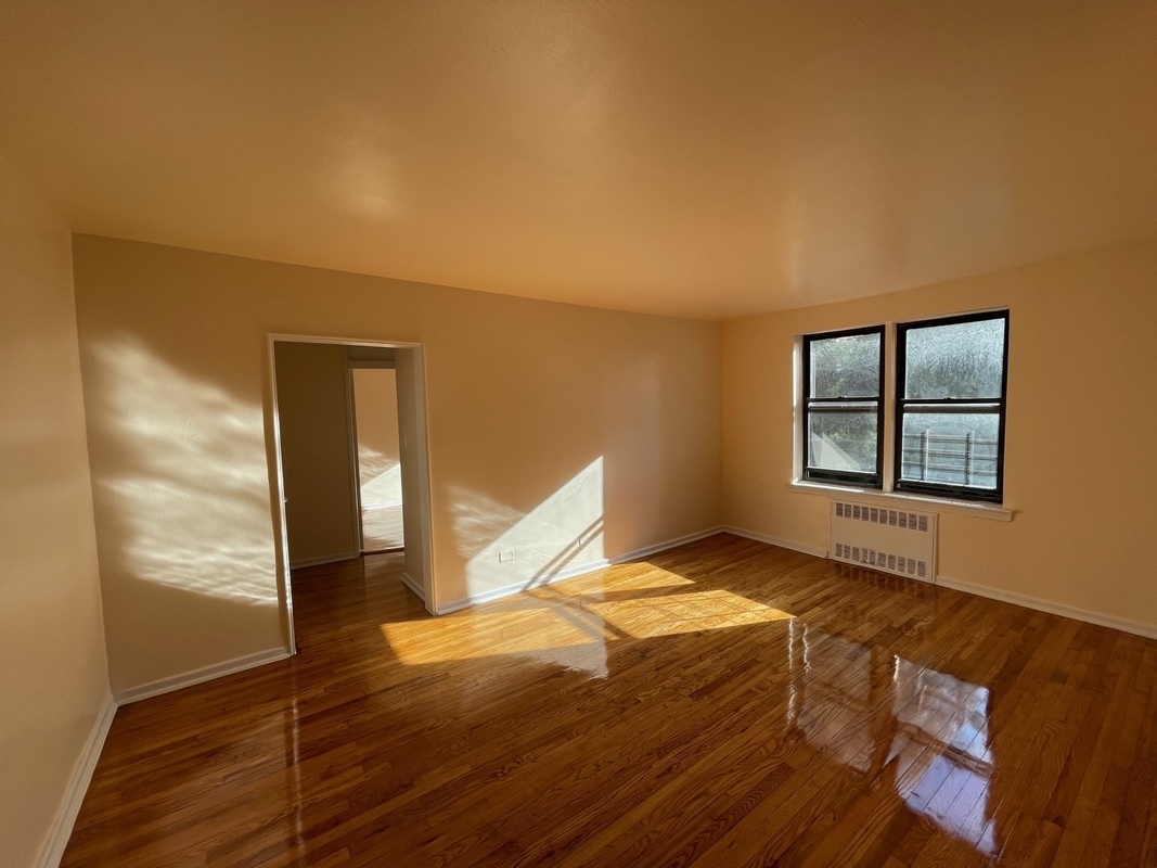 Apartment 116th Street  Queens, NY 11418, MLS-RD4018-2