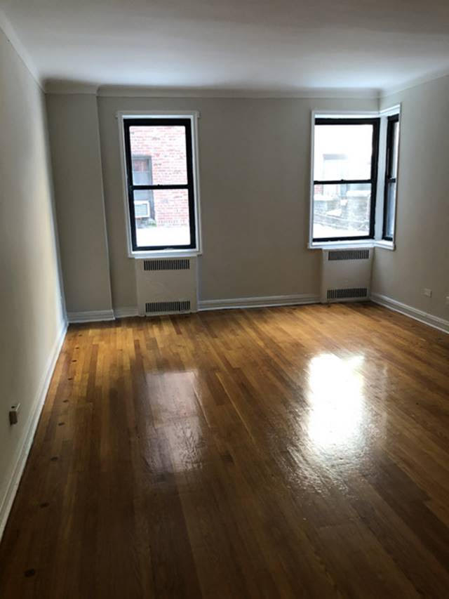 Apartment Elmhurst Avenue  Queens, NY 11373, MLS-RD4059-2