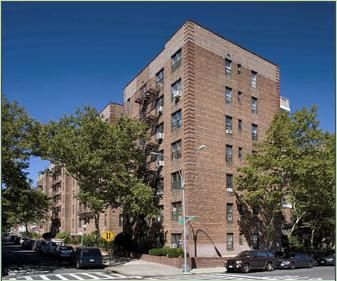 Apartment in Forest Hills - 62nd Road  Queens, NY 11375