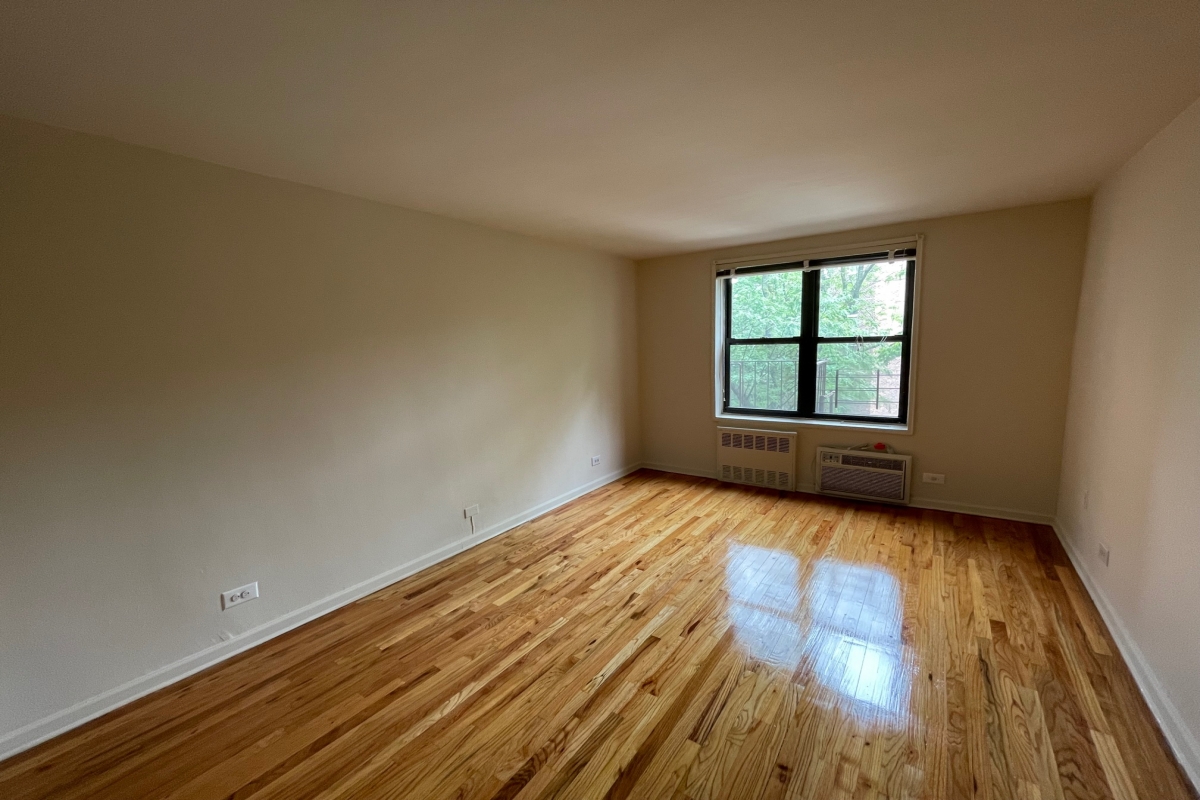 Apartment 103rd Street  Queens, NY 11375, MLS-RD4161-8