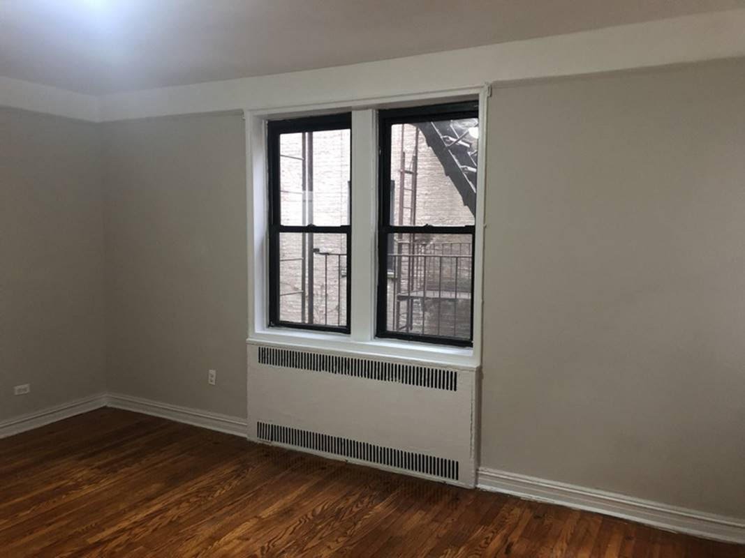 Apartment Elmhurst Avenue  Queens, NY 11373, MLS-RD4169-10