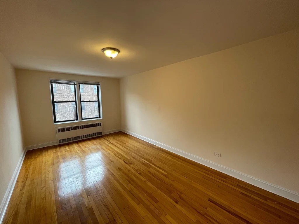 Apartment 77th Street  Queens, NY 11372, MLS-RD4179-2