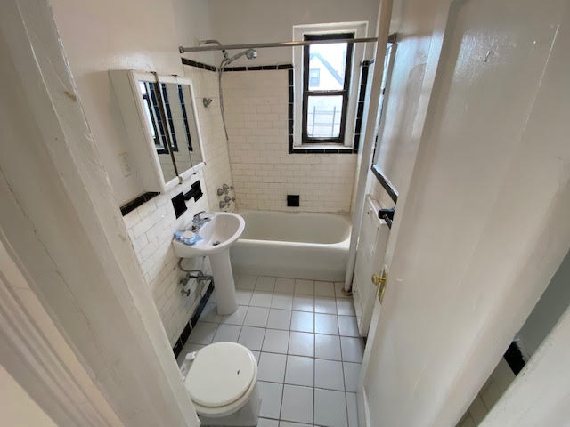 Apartment Saunders Street  Queens, NY 11374, MLS-RD4180-10