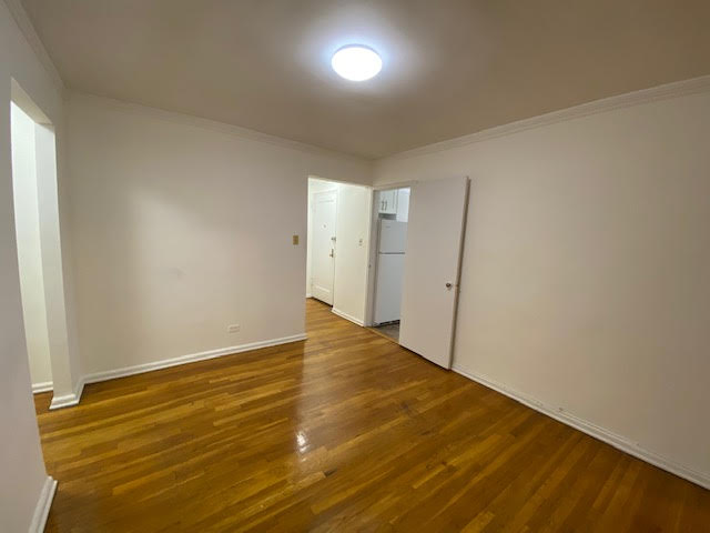 Apartment Metropolitan Avenue  Queens, NY 11415, MLS-RD4194-10