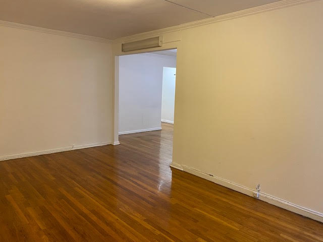 Apartment Metropolitan Avenue  Queens, NY 11415, MLS-RD4194-12