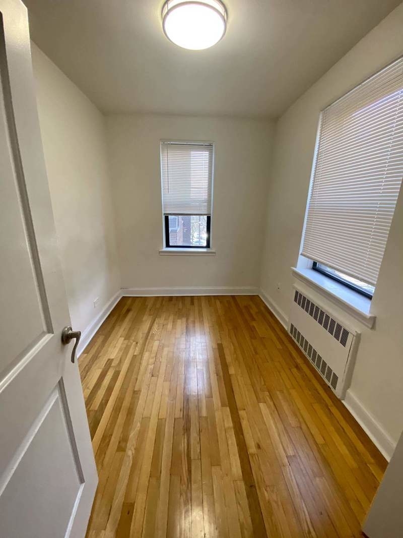 Apartment Pershing Crescent  Queens, NY 11435, MLS-RD4267-3