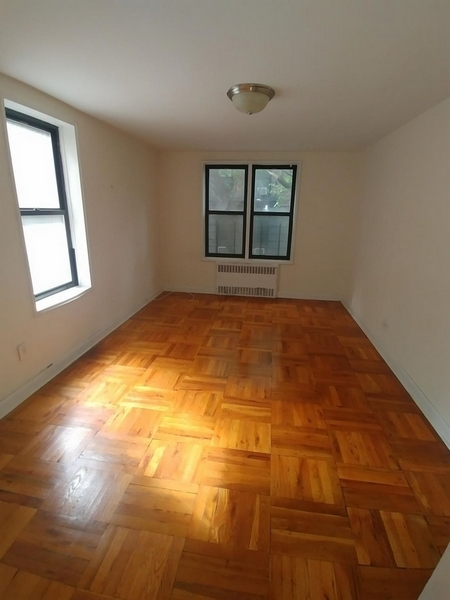 Apartment 41st Avenue  Queens, NY 11377, MLS-RD4271-8