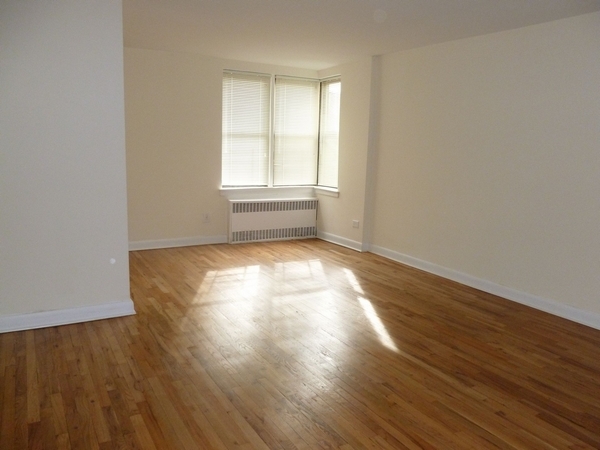 Apartment 41st Avenue  Queens, NY 11377, MLS-RD4272-3