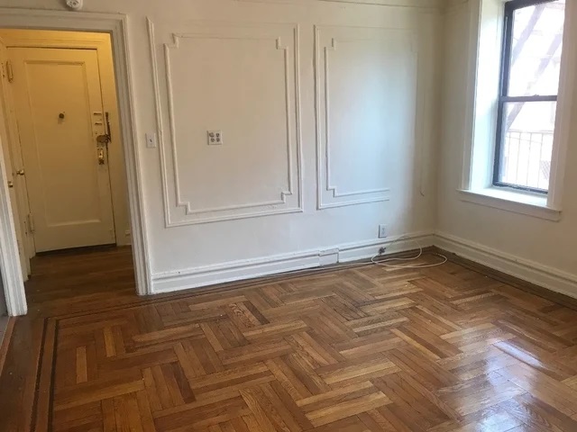 Apartment 33rd Street  Queens, NY 11106, MLS-RD4284-2