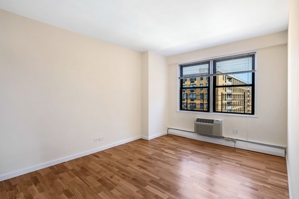 Apartment Horace Harding Expwy  Queens, NY 11368, MLS-RD4292-9