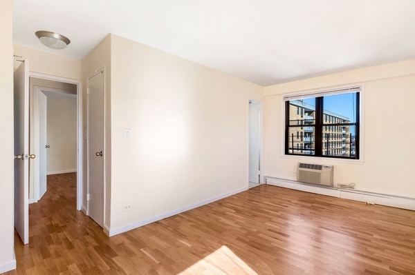 Apartment Horace Harding Expwy  Queens, NY 11368, MLS-RD4292-14