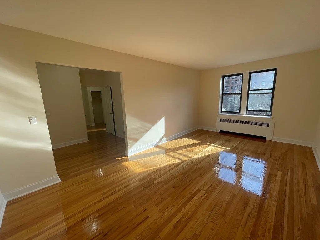 Apartment 66th Road  Queens, NY 11374, MLS-RD4301-2