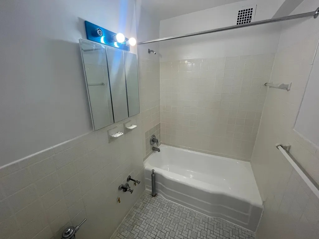 Apartment 67th Avenue  Queens, NY 11375, MLS-RD4323-12