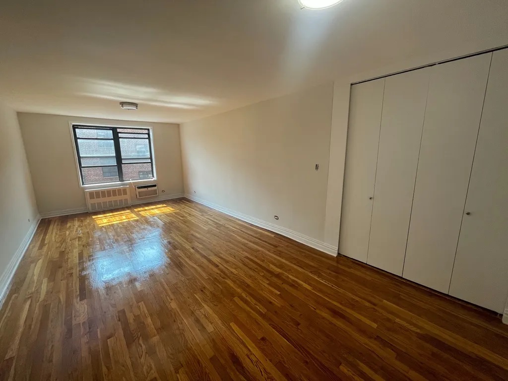 Apartment 67th Avenue  Queens, NY 11375, MLS-RD4324-9