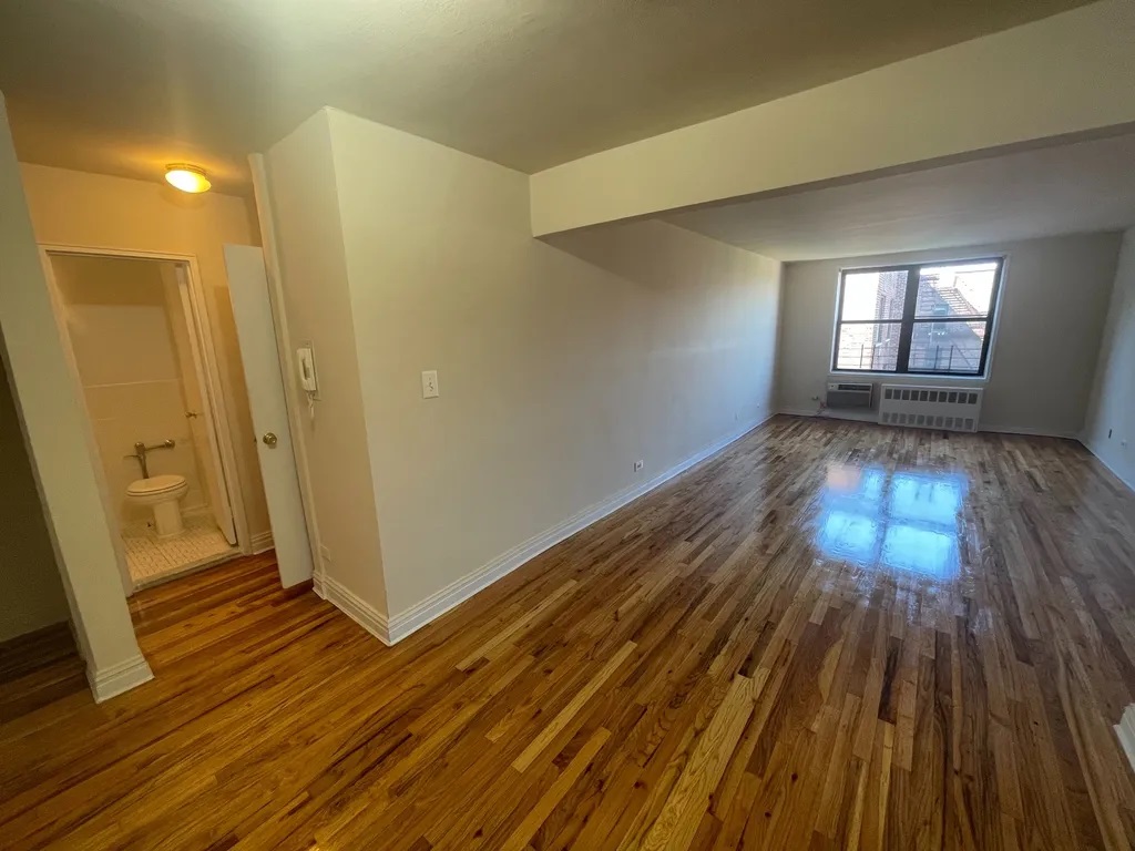 Apartment 103rd Street  Queens, NY 11375, MLS-RD4329-5