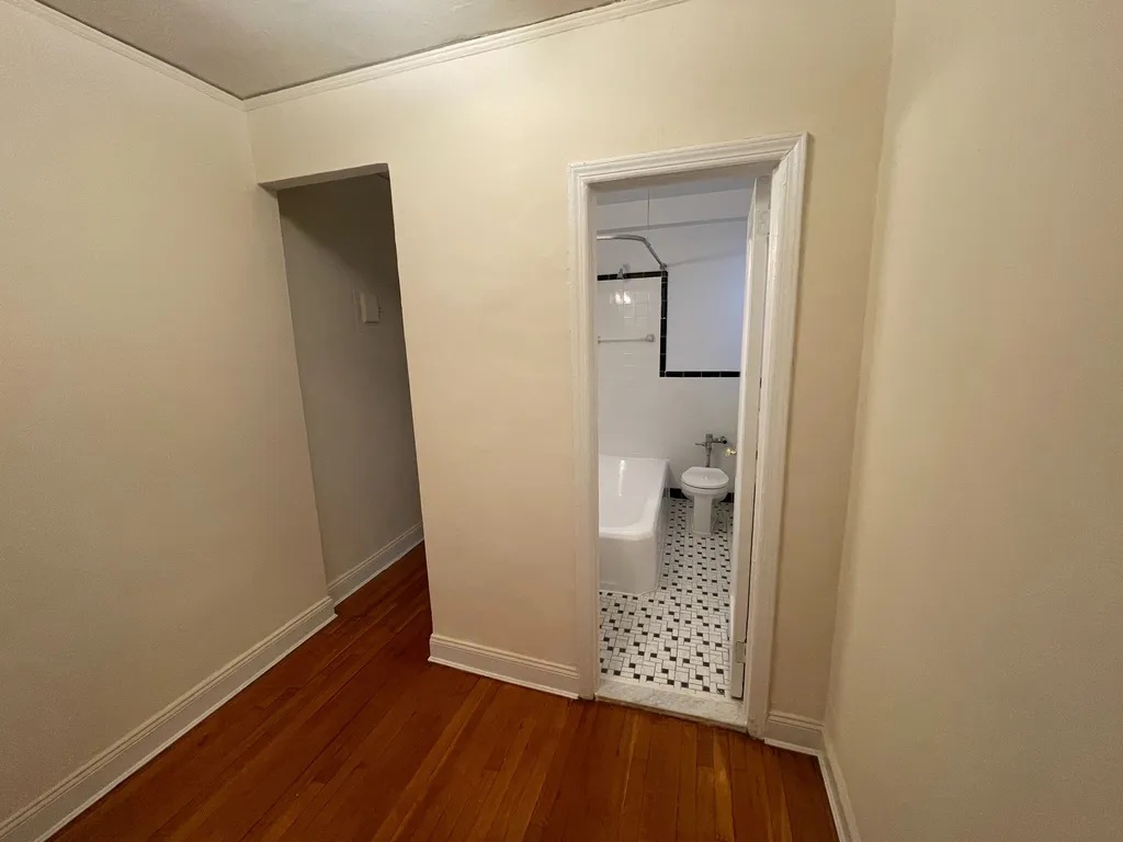 Apartment 112th Street  Queens, NY 11375, MLS-RD4330-11