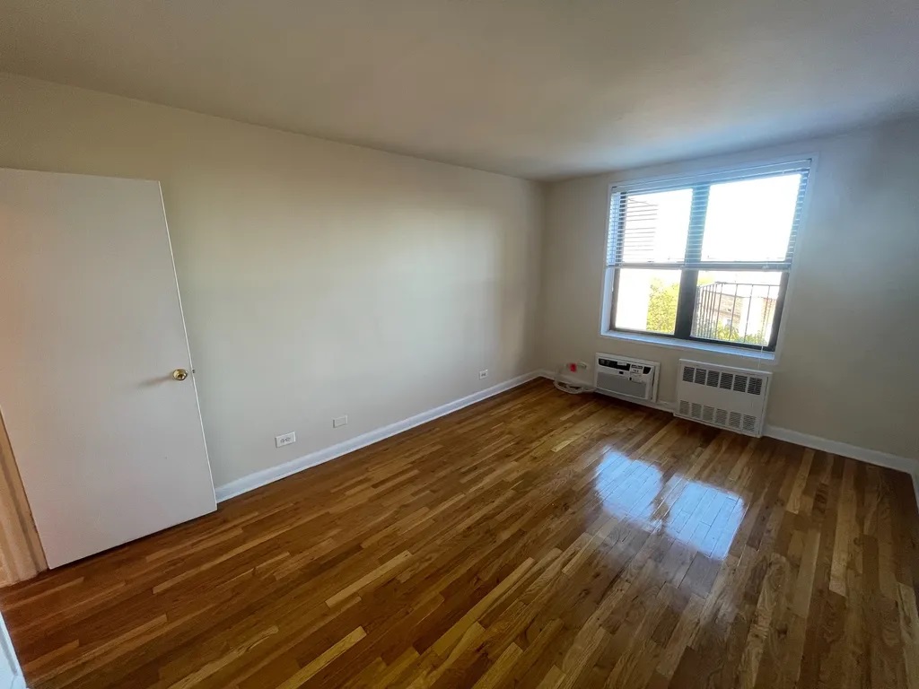 Apartment 103rd Street  Queens, NY 11375, MLS-RD4353-8