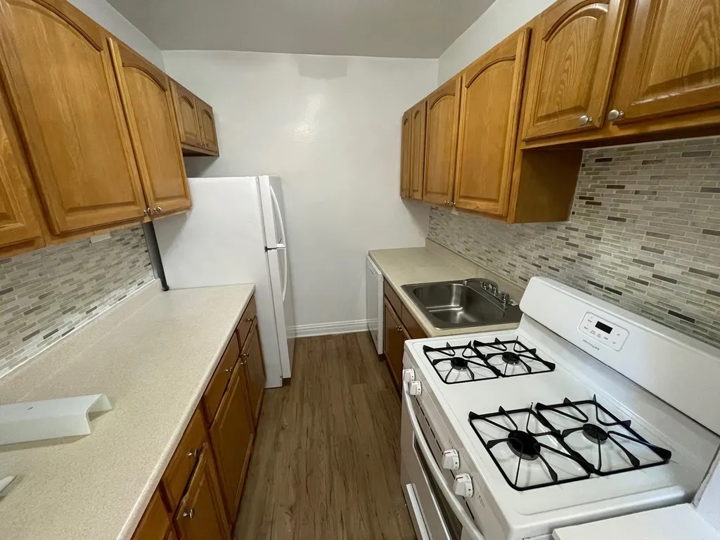 Apartment Booth Street  Queens, NY 11374, MLS-RD4356-2