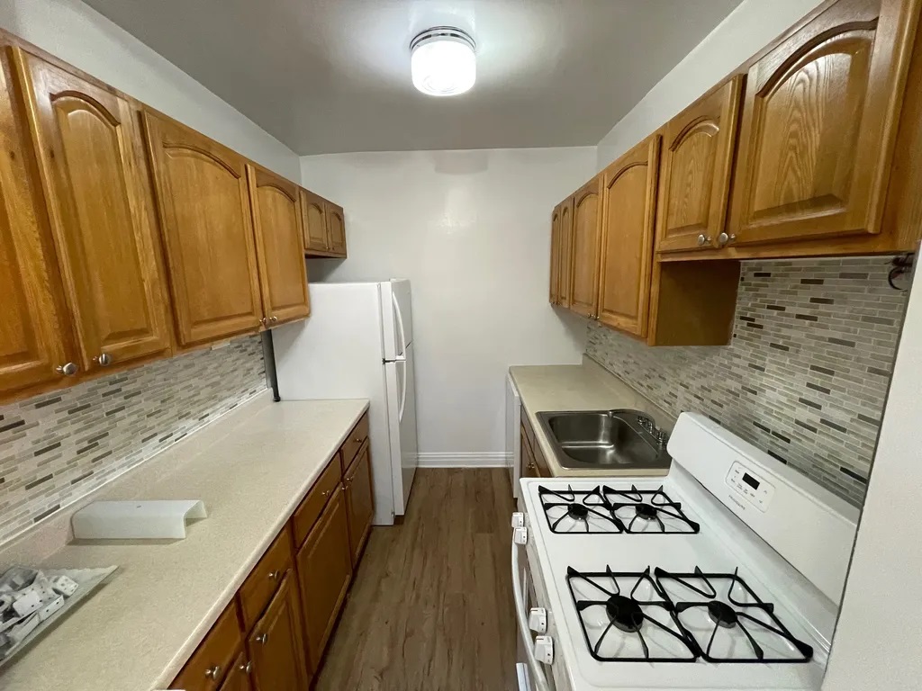 Apartment Booth Street  Queens, NY 11374, MLS-RD4356-3