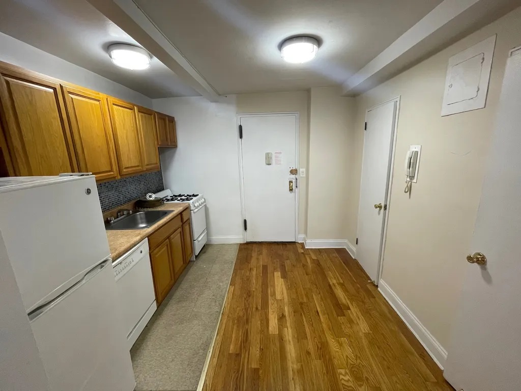 Apartment 67th Drive  Queens, NY 11375, MLS-RD4358-2