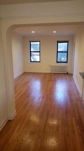 Apartment 42nd Street  Queens, NY 11104, MLS-RD4365-2