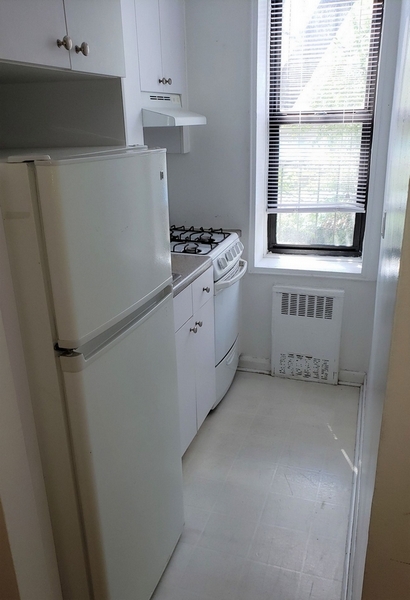 Apartment in Elmhurst - 80th Street  Queens, NY 11373