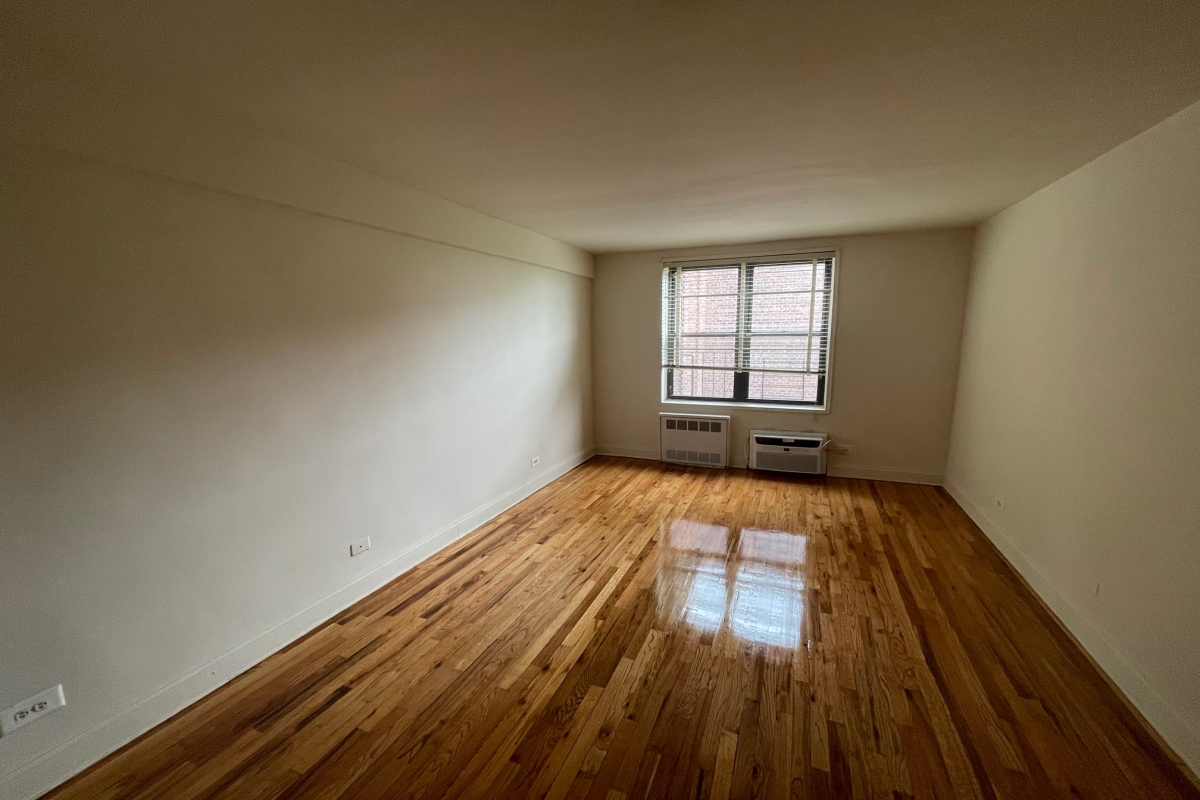 Apartment 103rd Street  Queens, NY 11374, MLS-RD4435-8