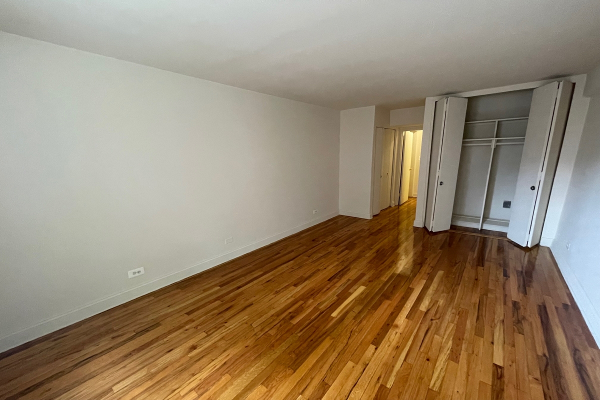 Apartment 103rd Street  Queens, NY 11374, MLS-RD4435-9