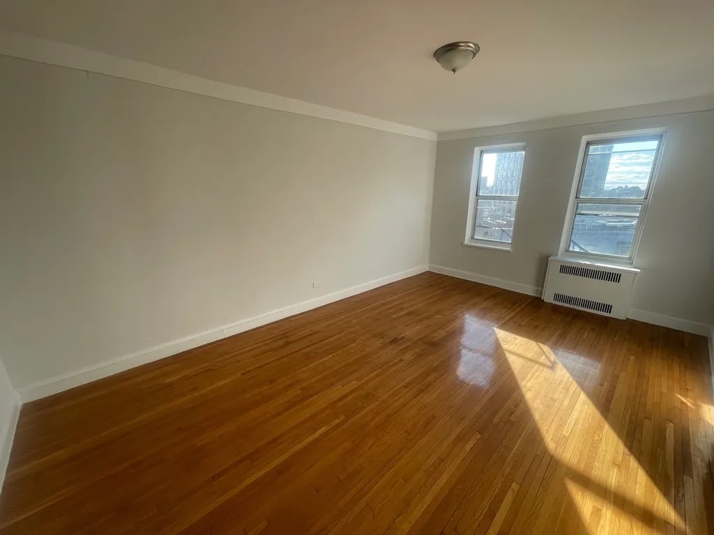 Apartment 72nd Avenue  Queens, NY 11375, MLS-RD4456-8