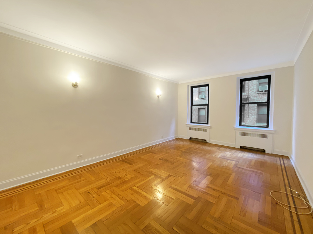 Apartment 82nd Street  Queens, NY 11372, MLS-RD4461-2