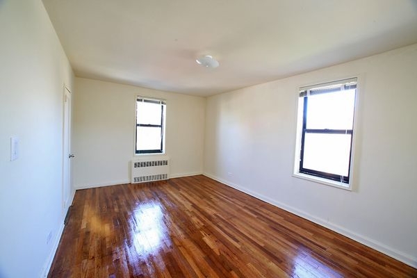 Apartment Saunders Street  Queens, NY 11374, MLS-RD4477-3