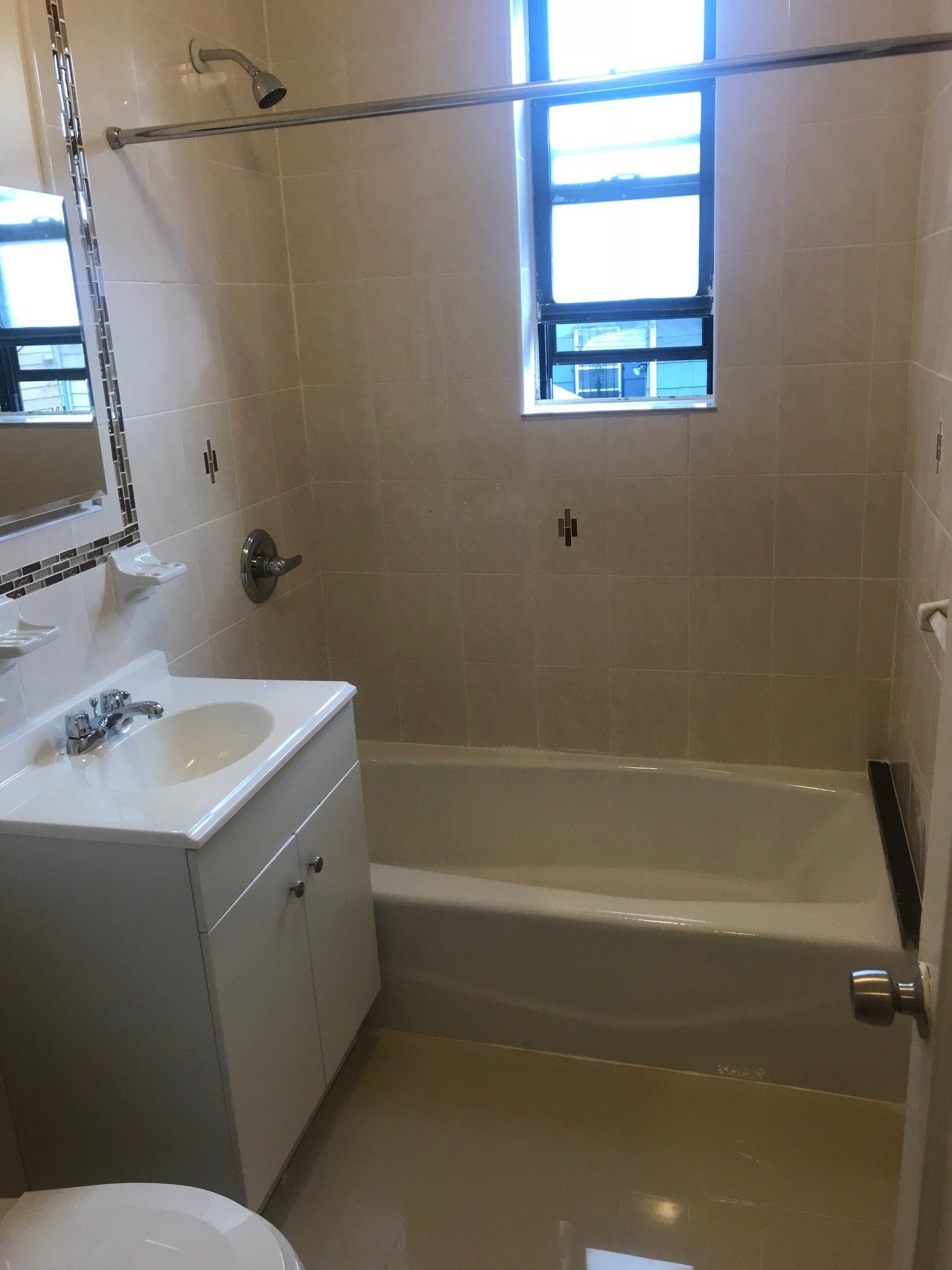 Apartment Saunders Street  Queens, NY 11374, MLS-RD4482-8