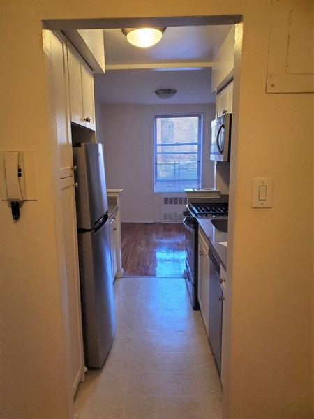 Apartment Crescent Street  Queens, NY 11106, MLS-RD4528-4