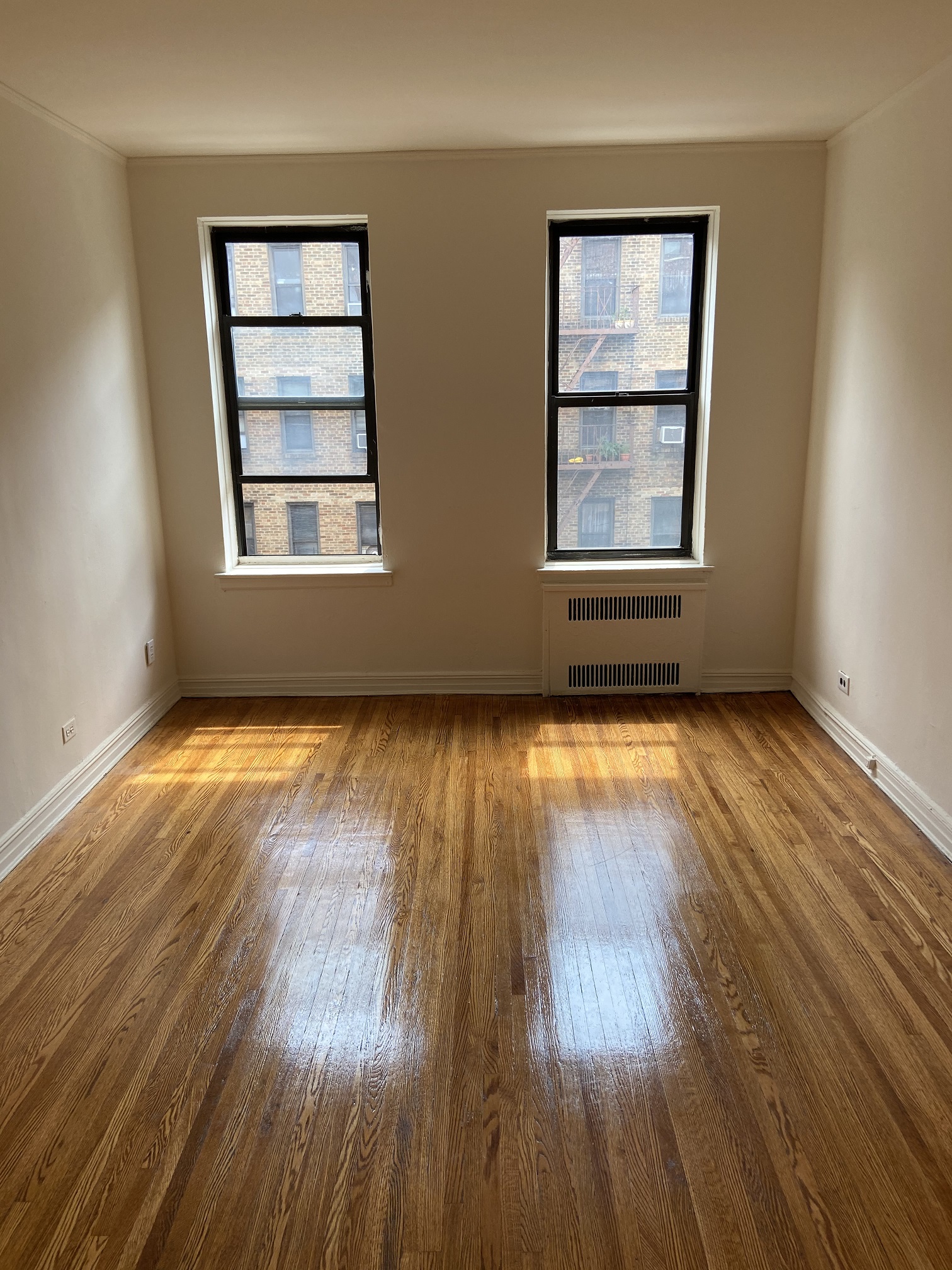 Apartment Elmhurst Avenue  Queens, NY 11373, MLS-RD4544-2