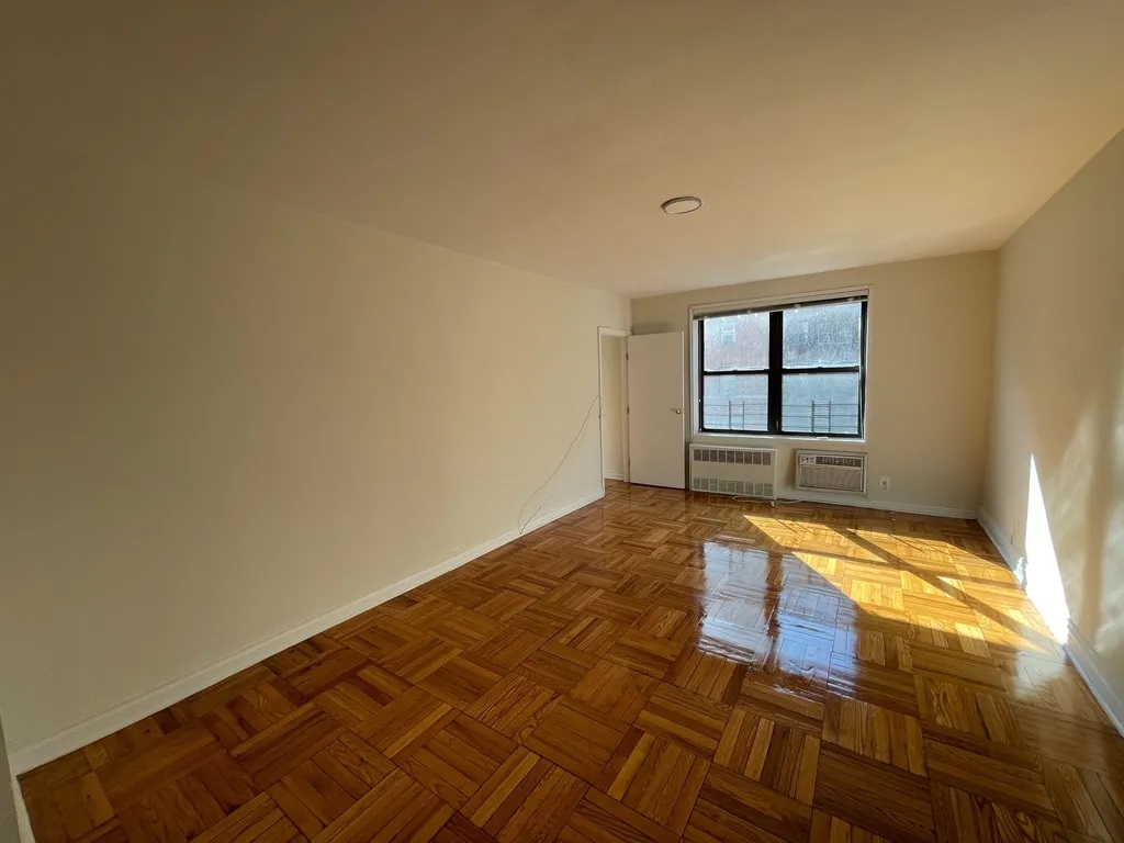 Apartment 67th Drive  Queens, NY 11375, MLS-RD4564-6