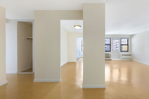 Apartment 57th Avenue  Queens, NY 11368, MLS-RD4634-7