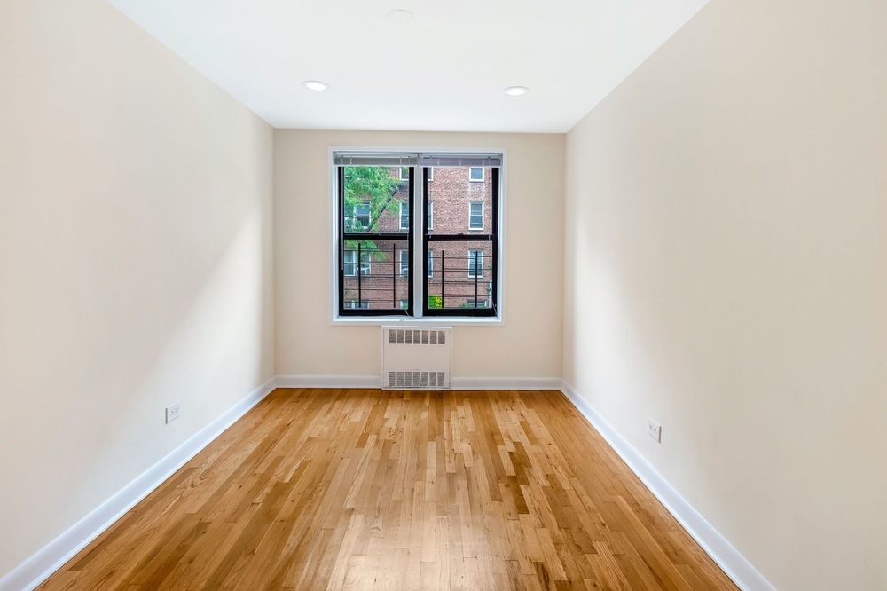 Apartment Saunders Street  Queens, NY 11374, MLS-RD4659-9